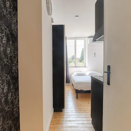 Le Berlin - Les Appartements De L'Olivier Loyettes Esterno foto