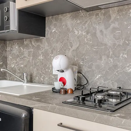 Le Berlin - Les Appartements De L'Olivier Loyettes Esterno foto